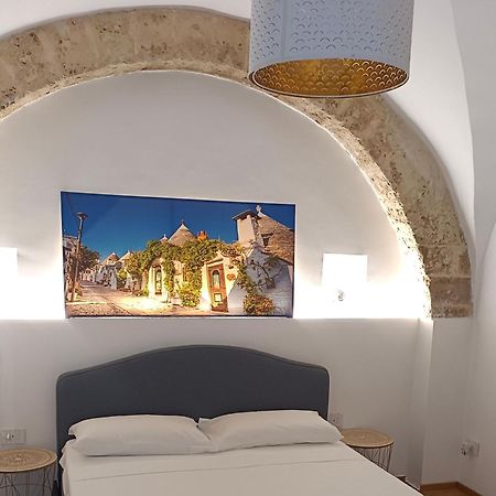 Suite Vecchia Dante Bari Bagian luar foto